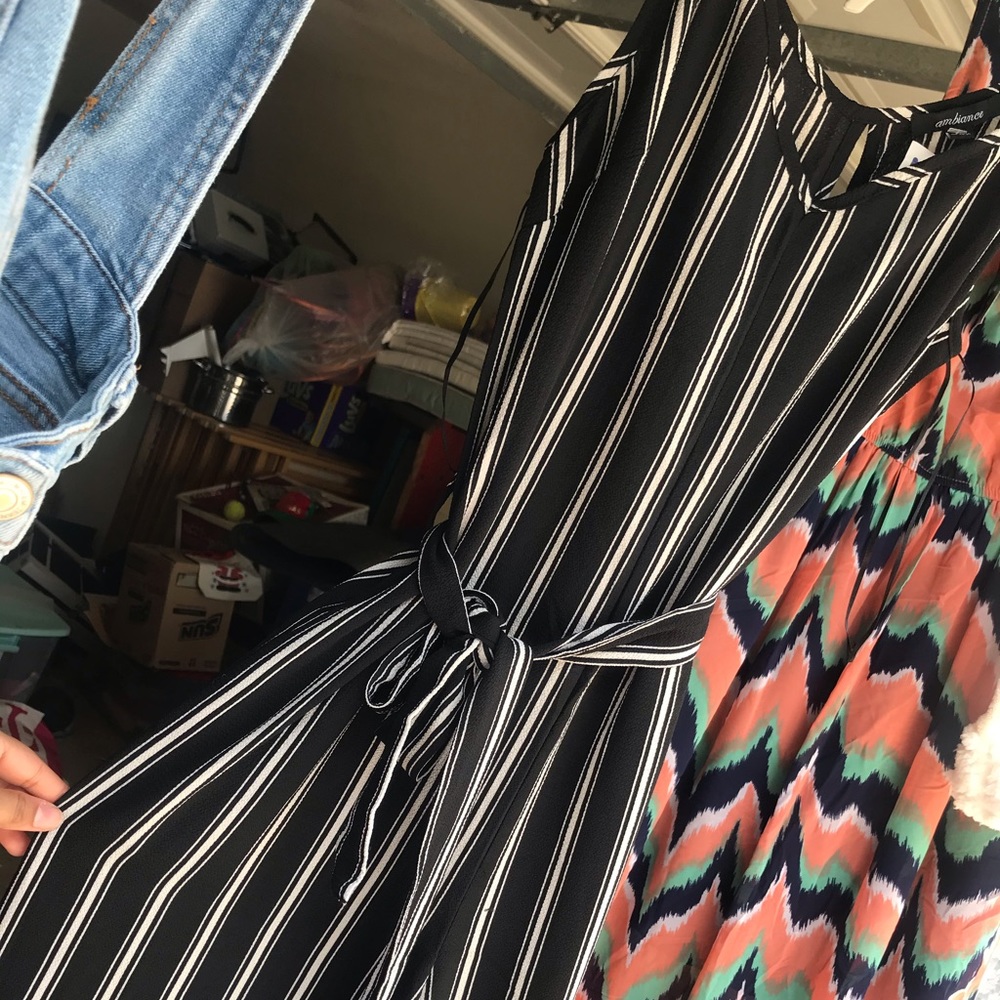 Cute trendy black+white stripped jumper